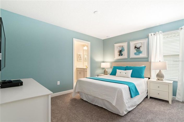 Image No.28-6 Bed House for sale