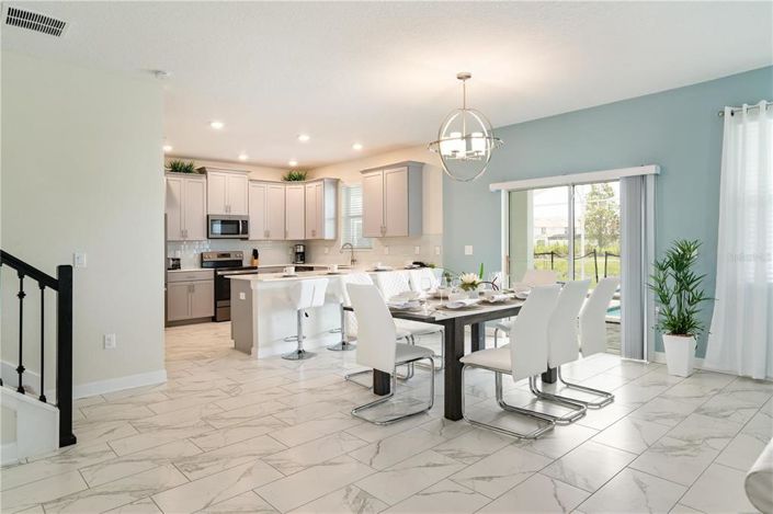 Image No.4-6 Bed Property for sale