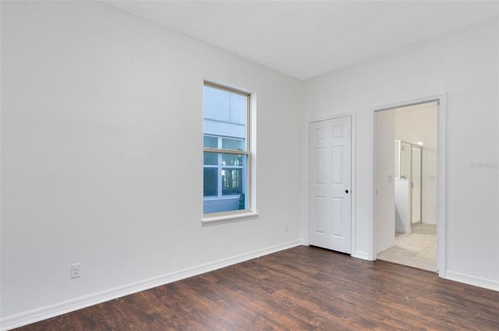 Image No.25-7 Bed House for sale