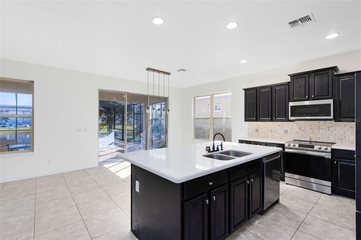 Image No.5-7 Bed House for sale