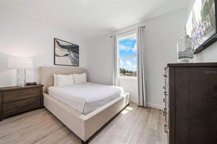 Image No.20-5 Bed Townhouse for sale