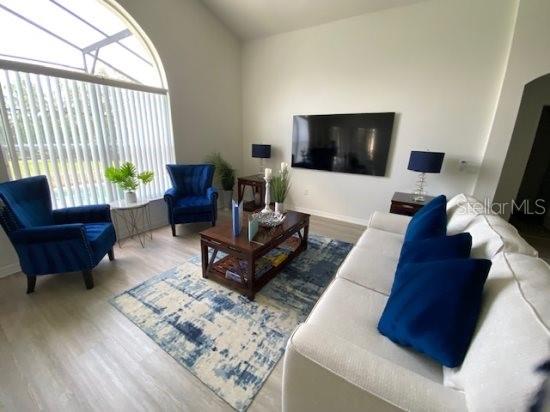 Image No.8-4 Bed House for sale