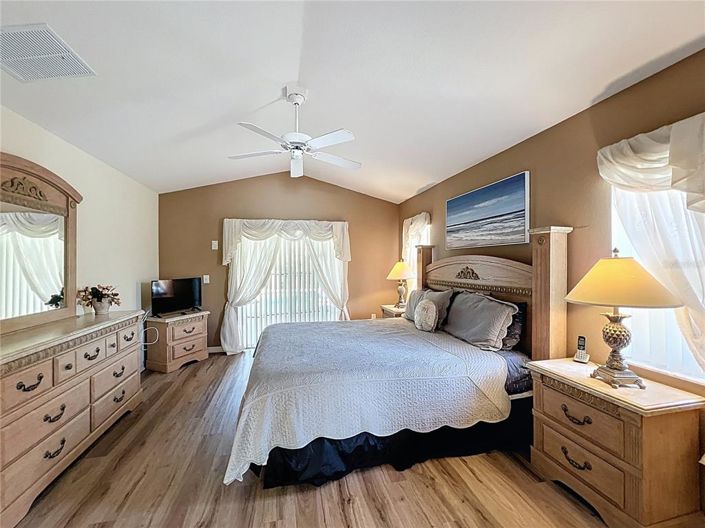 Image No.10-4 Bed Property for sale