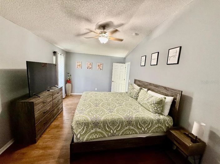 Image No.10-3 Bed House for sale