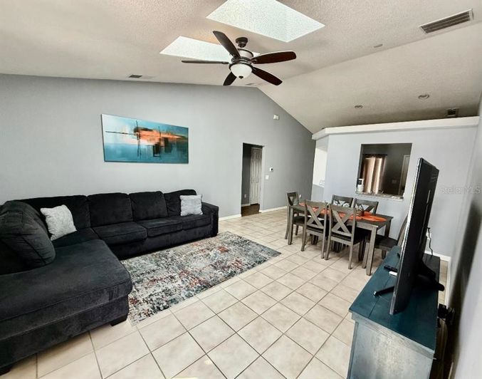 Image No.9-3 Bed House for sale