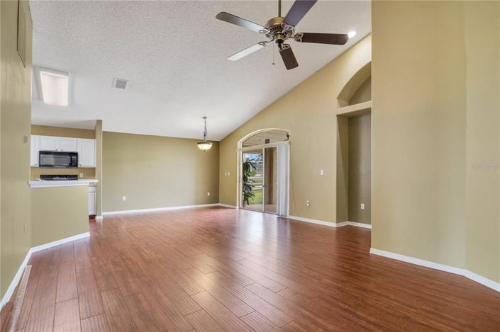 Image No.5-3 Bed House for sale