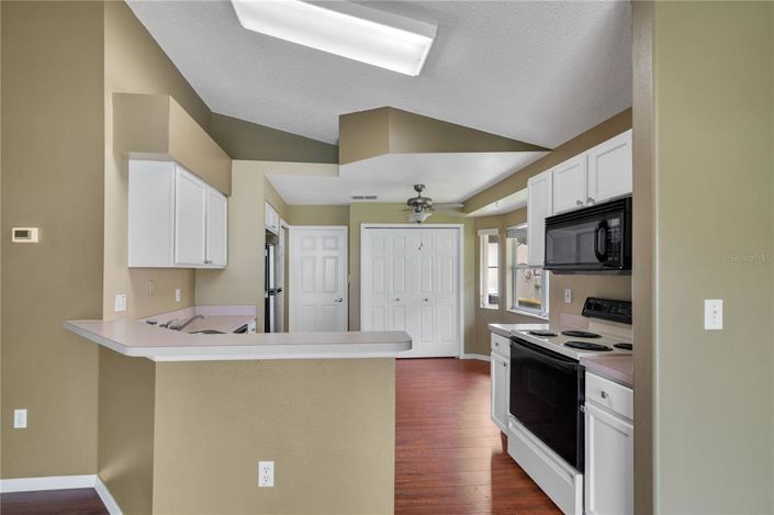 Image No.6-3 Bed Property for sale