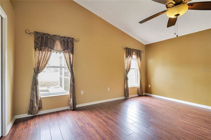 Image No.9-3 Bed House for sale