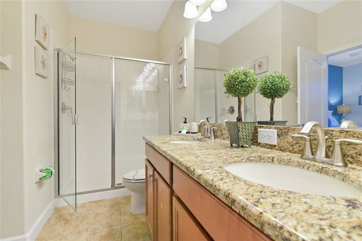 Image No.18-9 Bed Property for sale