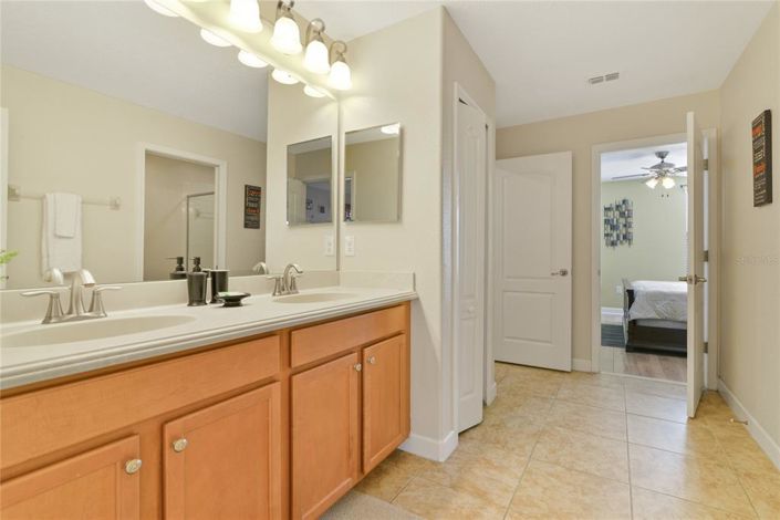 Image No.26-9 Bed House for sale