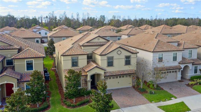 Image No.37-9 Bed Property for sale