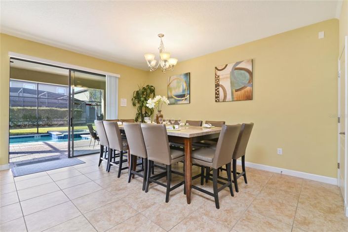 Image No.6-9 Bed House for sale