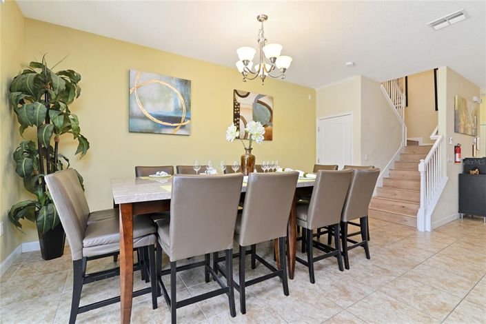 Image No.7-9 Bed House for sale