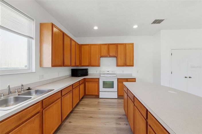 Image No.20-3 Bed House for sale