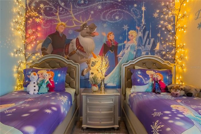 Image No.36-5 Bed Property for sale