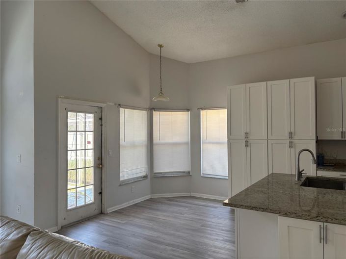 Image No.15-5 Bed House for sale