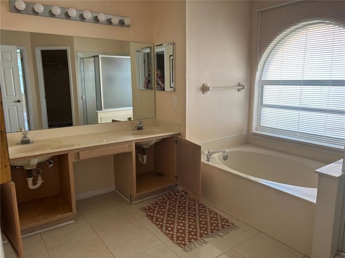 Image No.20-5 Bed House for sale