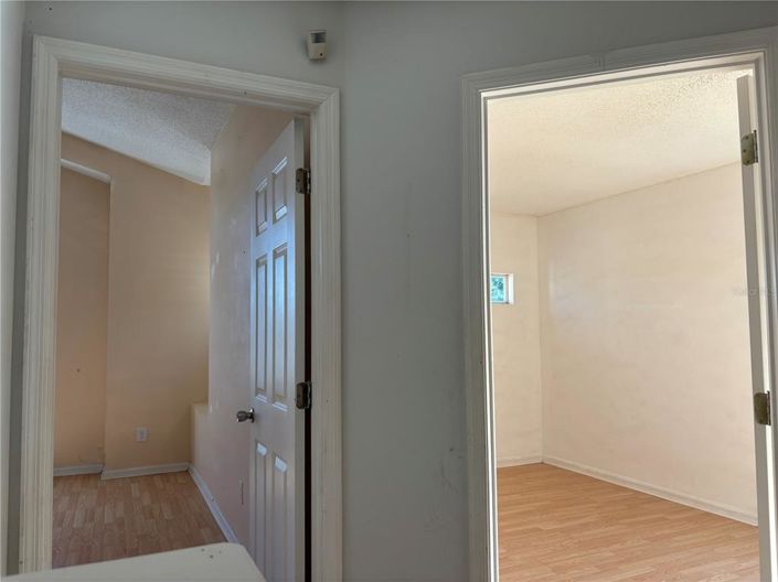 Image No.25-5 Bed House for sale