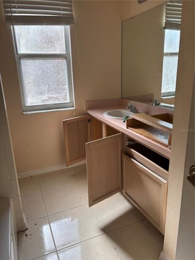 Image No.30-5 Bed House for sale