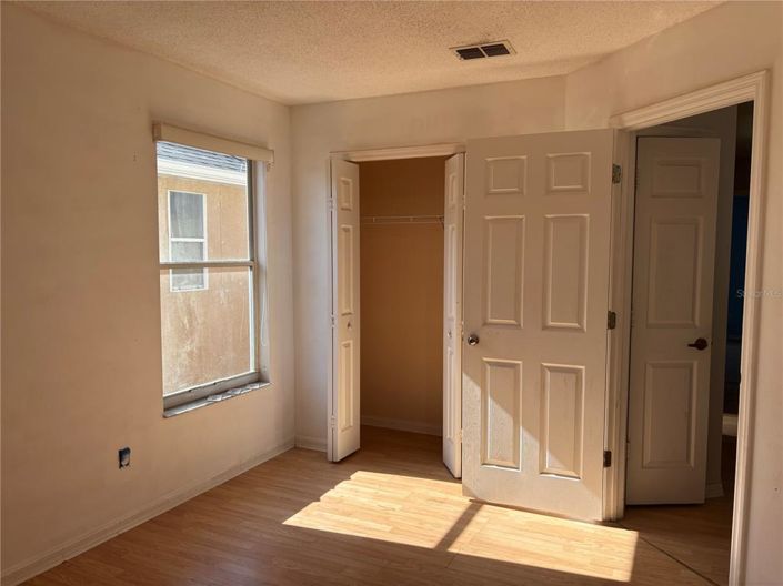 Image No.34-5 Bed House for sale