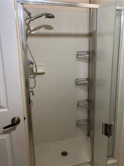 Image No.6-5 Bed House for sale