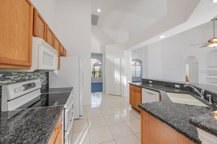 Image No.17-4 Bed House for sale