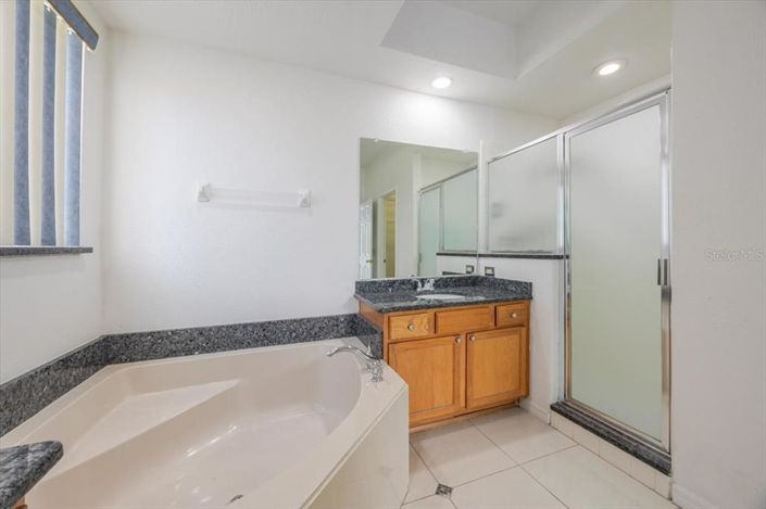 Image No.24-4 Bed House for sale