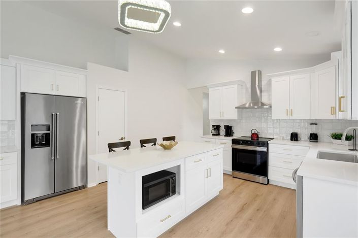 Image No.18-4 Bed Property for sale