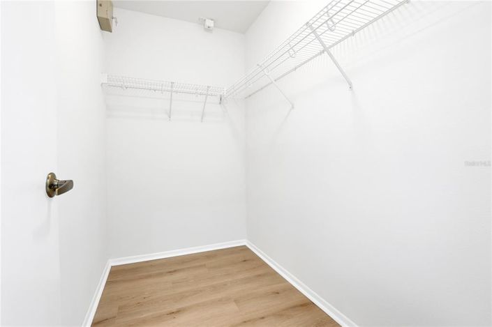 Image No.24-4 Bed Property for sale