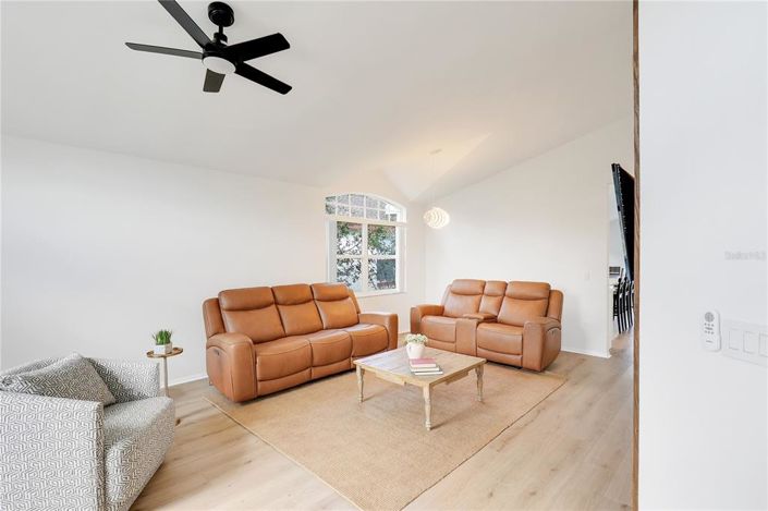 Image No.9-4 Bed Property for sale