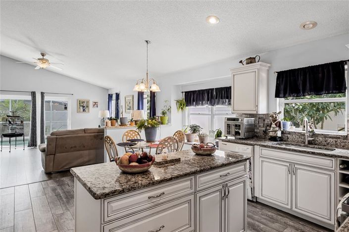 Image No.10-Propriété de 4 chambres à vendre à Davenport