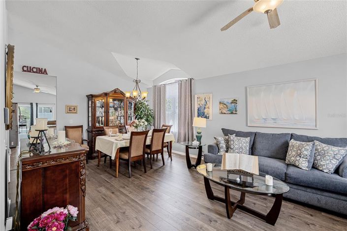 Image No.6-Propriété de 4 chambres à vendre à Davenport