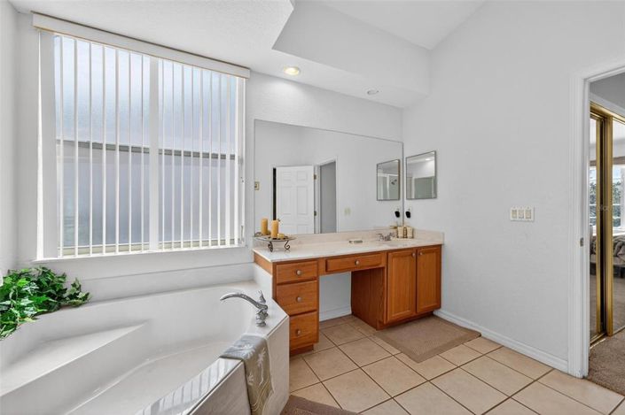 Image No.32-6 Bed House for sale