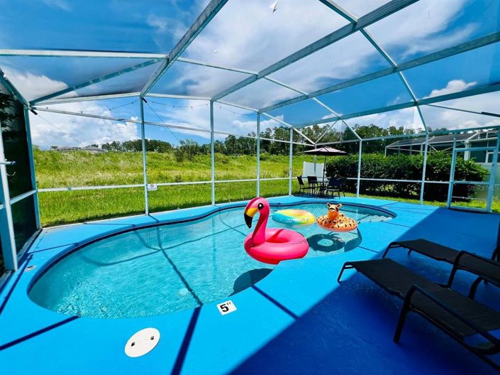 Image No.12-5 Bed Property for sale