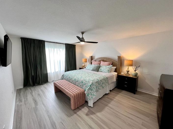 Image No.22-5 Bed Property for sale