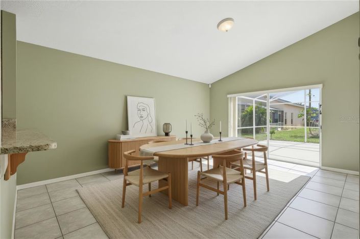 Image No.14-3 Bed House for sale