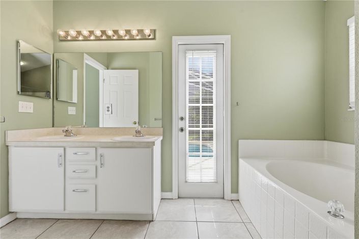 Image No.23-3 Bed Property for sale