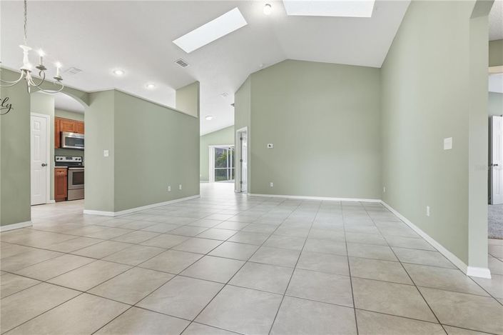 Image No.8-3 Bed Property for sale