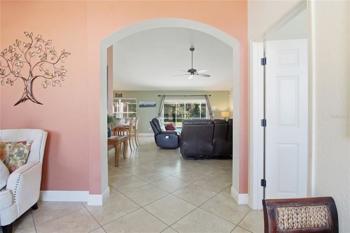 Image No.10-5 Bed House for sale