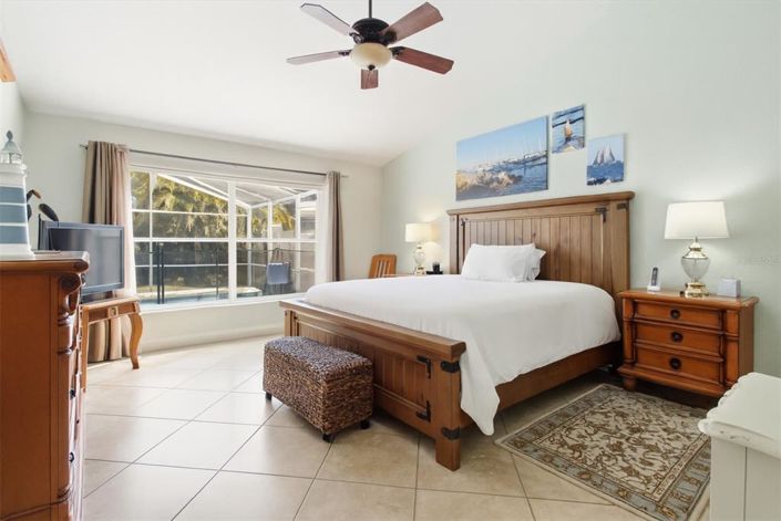 Image No.15-5 Bed Property for sale