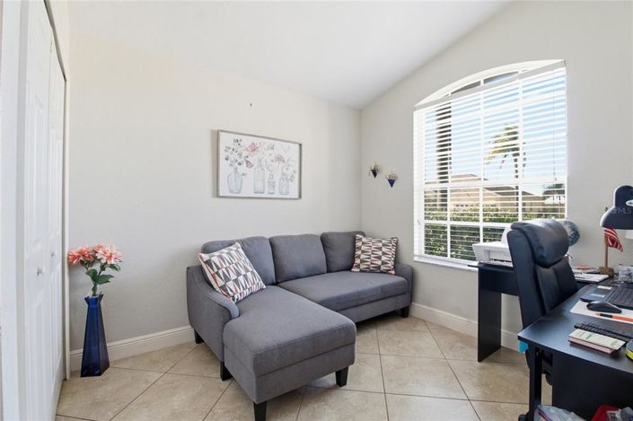 Image No.18-5 Bed House for sale