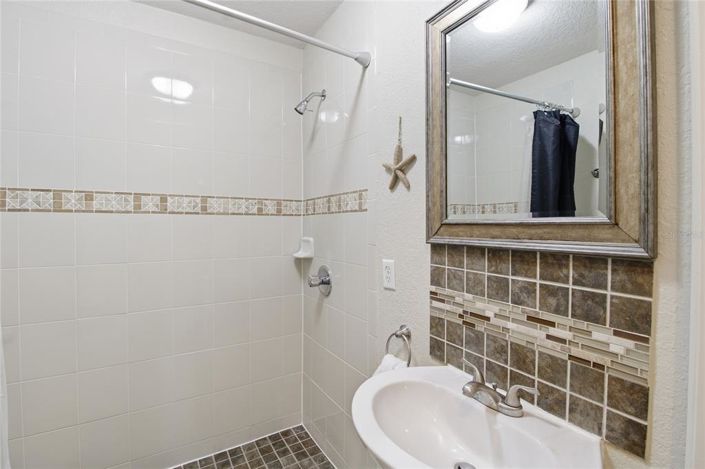 Image No.23-5 Bed Property for sale