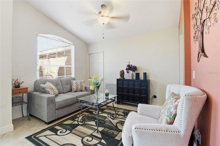 Image No.5-5 Bed Property for sale