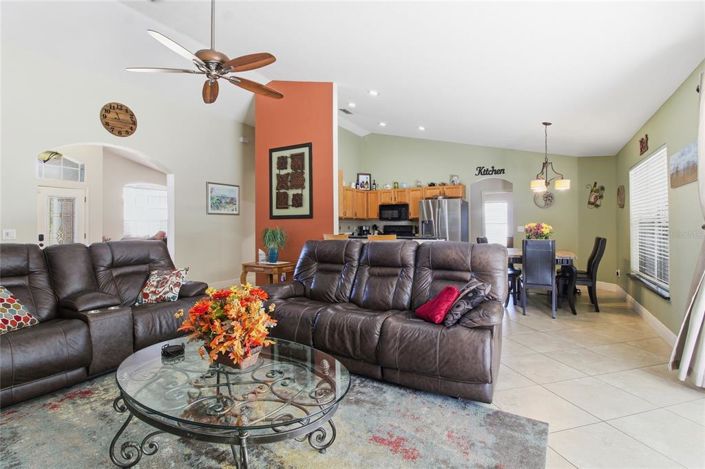 Image No.6-5 Bed House for sale