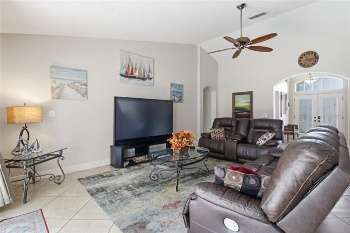 Image No.9-5 Bed Property for sale