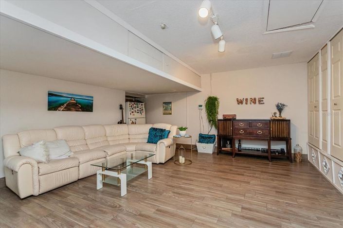 Image No.13-4 Bed House for sale