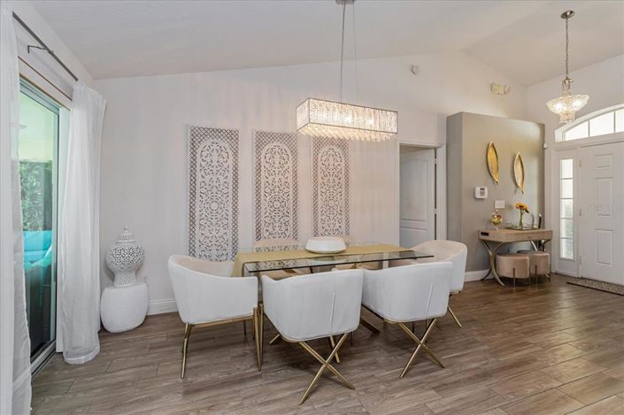 Image No.6-4 Bed House for sale