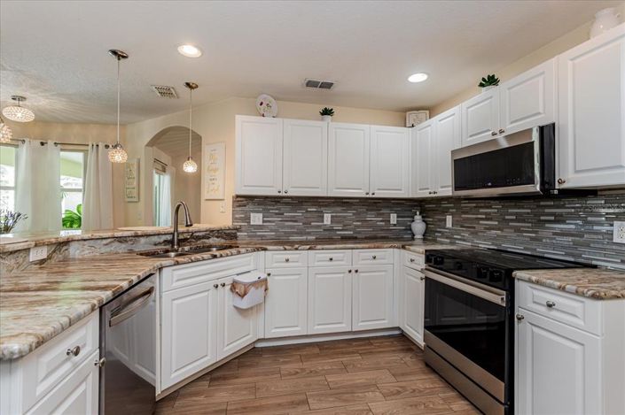 Image No.9-4 Bed House for sale