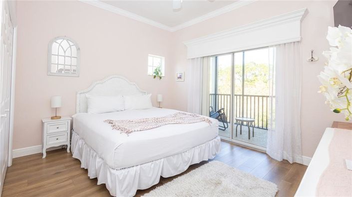 Image No.17-2 Bed Property for sale