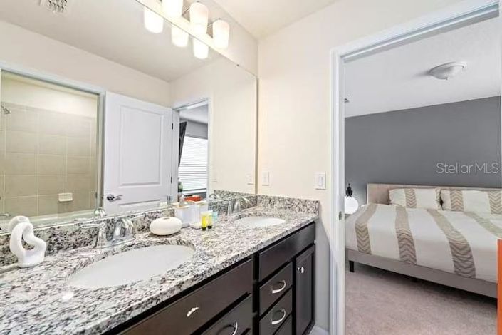 Image No.19-10 Bed Property for sale